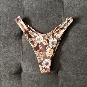 SKATIE SUZANNE SMALL IN BYRON